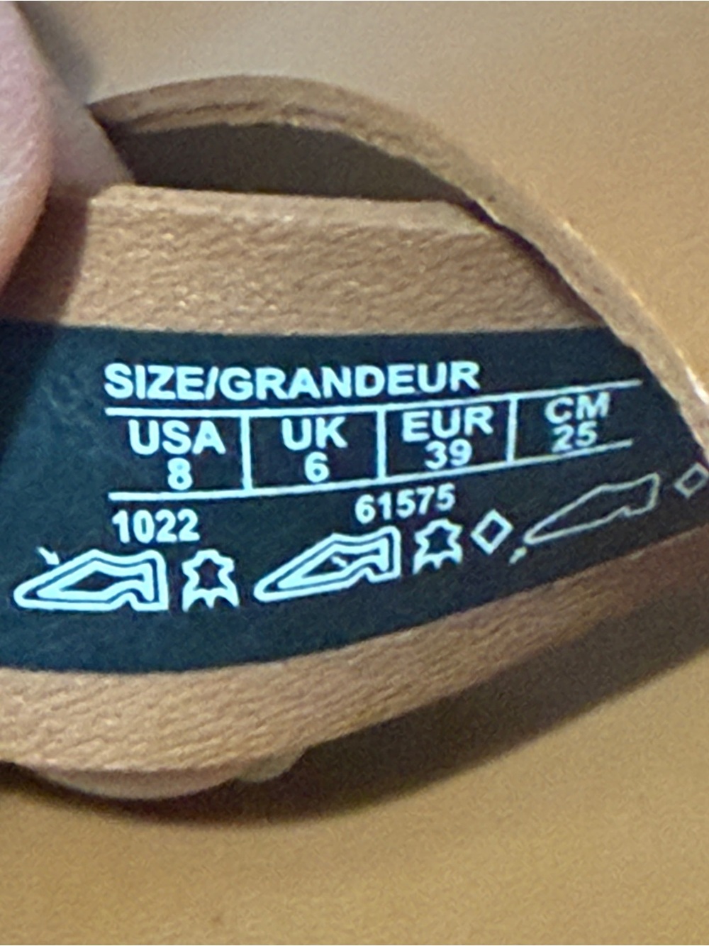 Chaco tan color brand new sandle size 8 - Picture 15 of 16